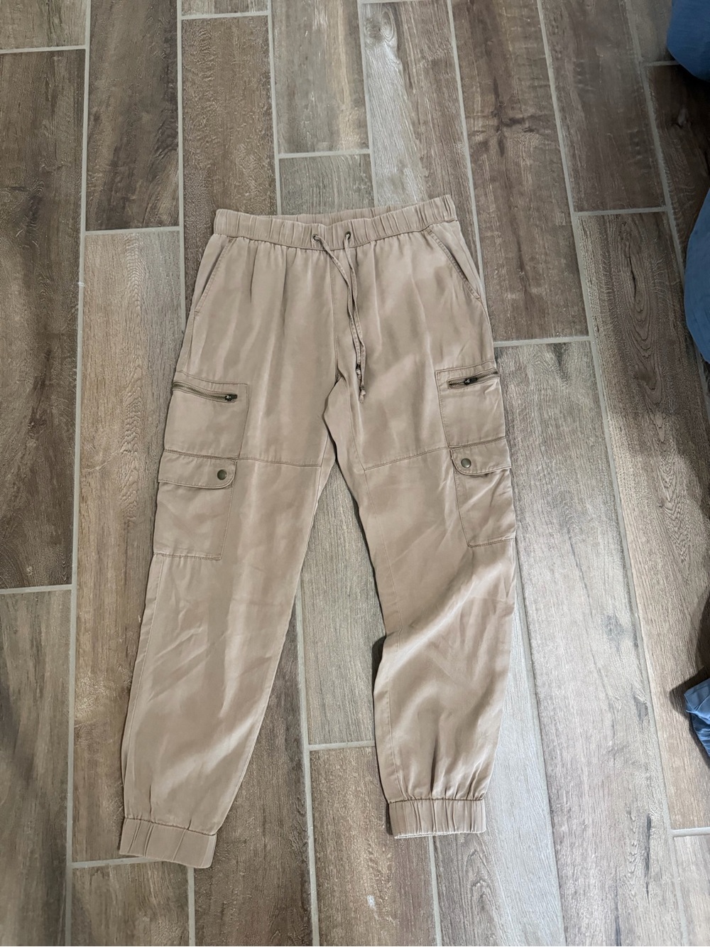Women's Cargo Jogger Pants - Tan